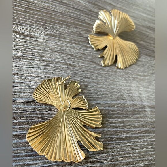 ZaraāstudāearringsāA288 - Picture 4 of 6